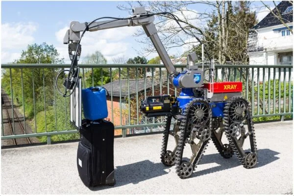 VisiConsult X-Ray Xplus Security Robot