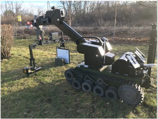 VisiConsult X-Ray Xplus Security Robot