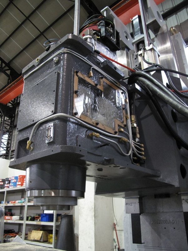 Centru de prelucrare vertical CNC pentru conditii grele de lucru Kamioka GRAVITY VMC-1800