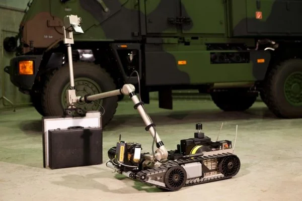 VisiConsult X-Ray Xplus Security Robot