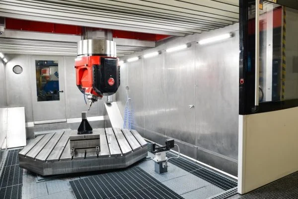 Centru de prelucrare vertical 5 axe - Trimill VU3021