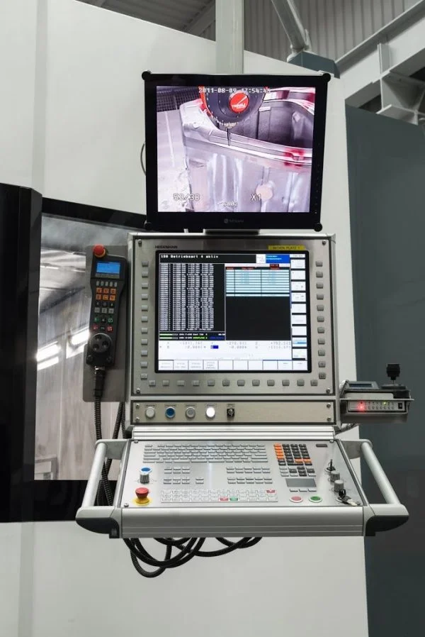 Centru de prelucrare vertical 5 axe - Trimill VM4535