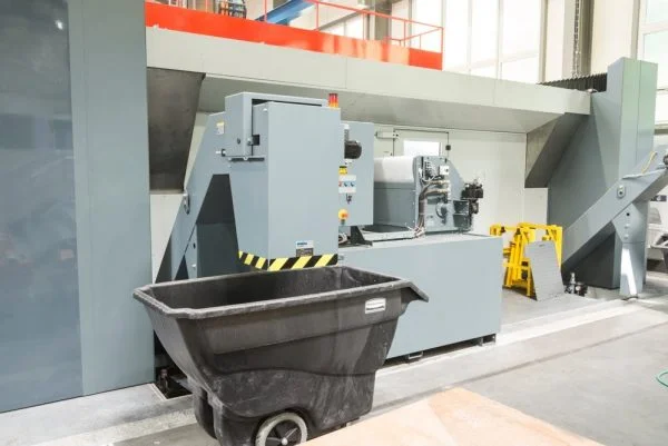 Centru de prelucrare vertical 5 axe - Trimill VM4545