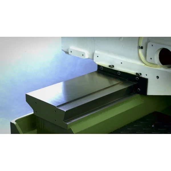 Centru de prelucrat vertical Makino GF6